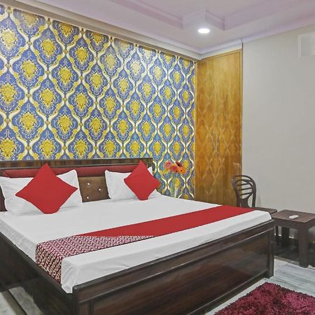Super Hotel O Metro Inn Near Worlds Of Wonder Kalkaji Devi ภายนอก รูปภาพ
