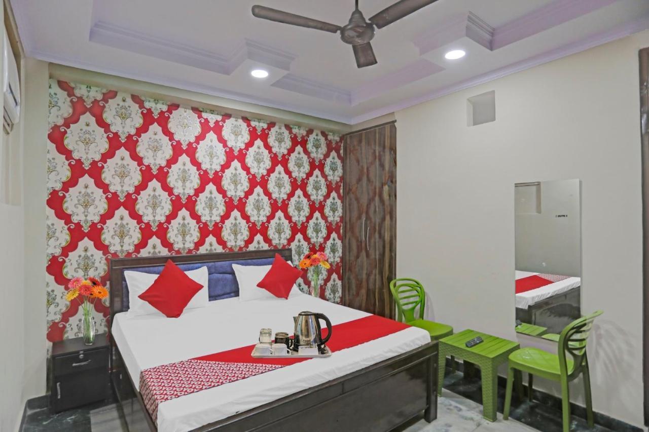 Super Hotel O Metro Inn Near Worlds Of Wonder Kalkaji Devi ภายนอก รูปภาพ
