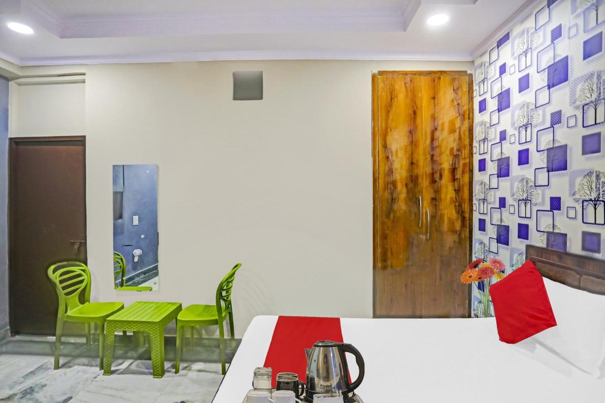 Super Hotel O Metro Inn Near Worlds Of Wonder Kalkaji Devi ภายนอก รูปภาพ