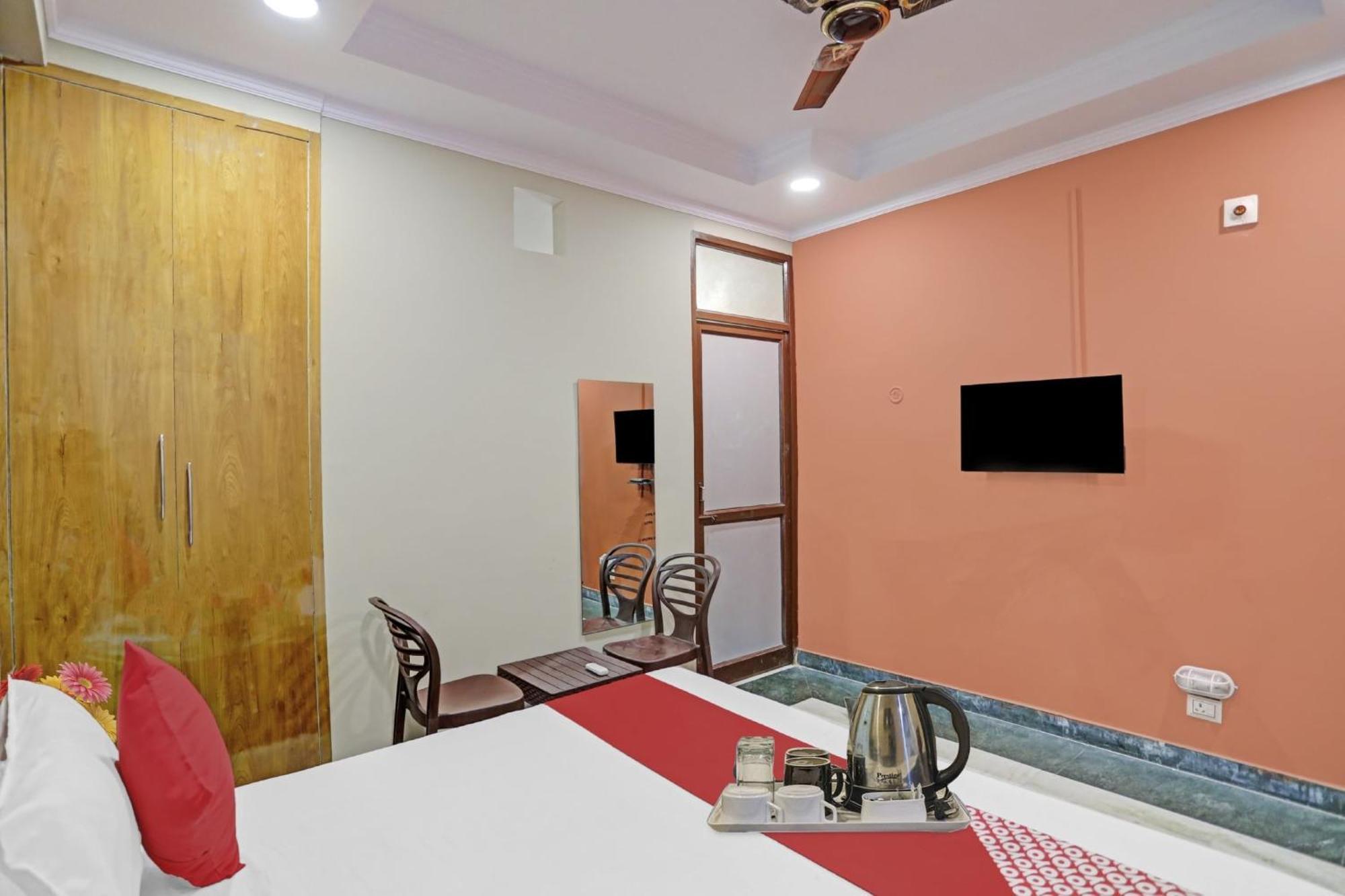 Super Hotel O Metro Inn Near Worlds Of Wonder Kalkaji Devi ภายนอก รูปภาพ