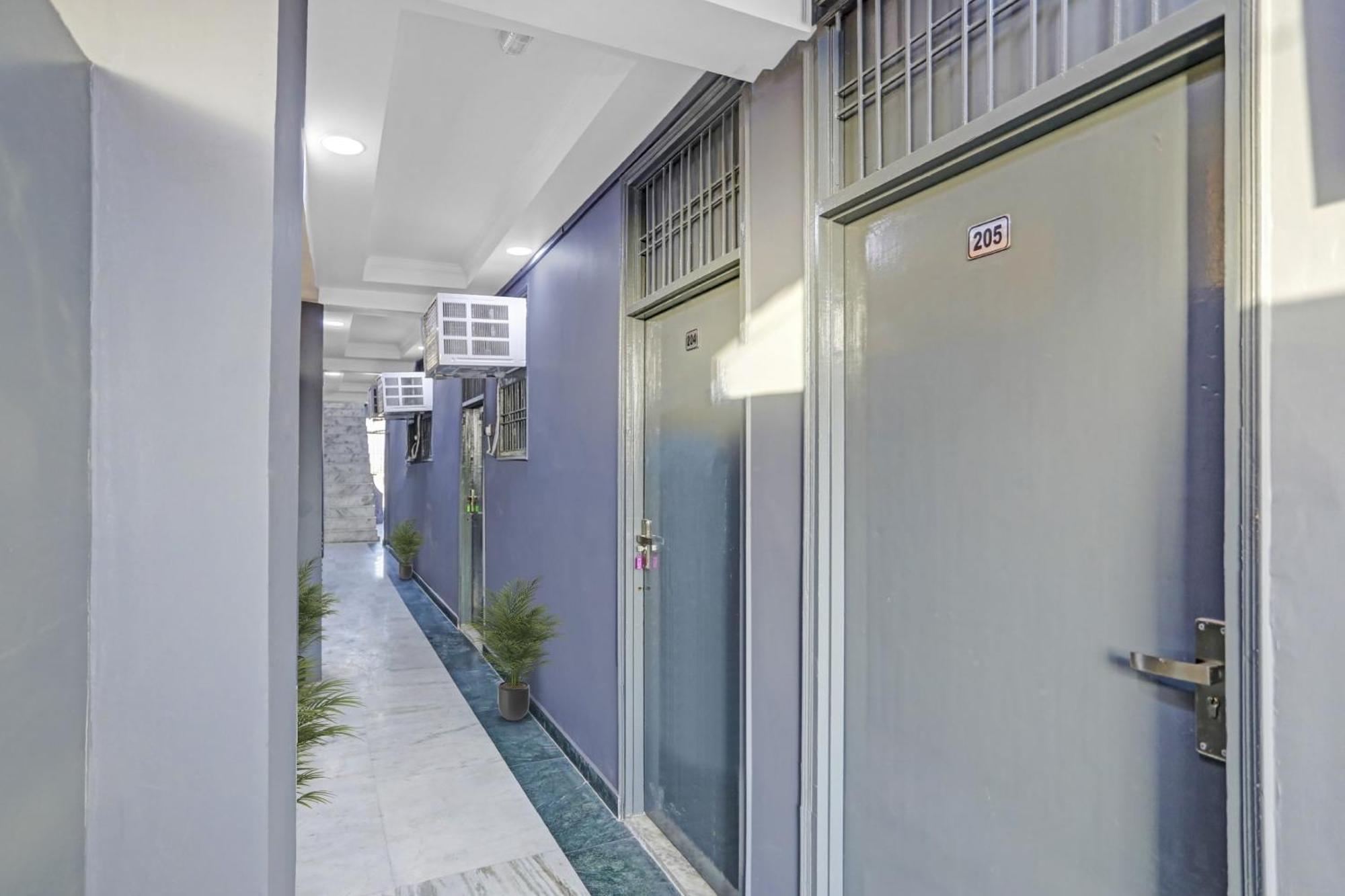 Super Hotel O Metro Inn Near Worlds Of Wonder Kalkaji Devi ภายนอก รูปภาพ