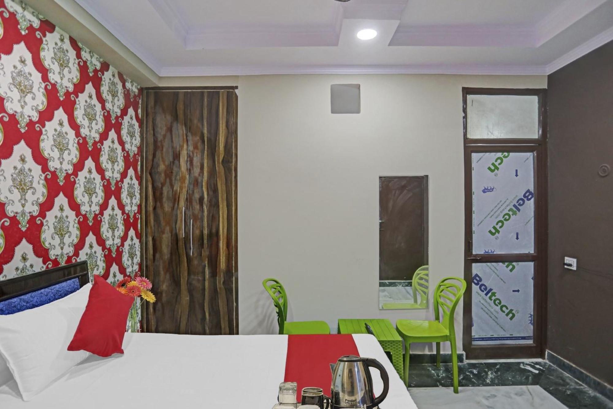 Super Hotel O Metro Inn Near Worlds Of Wonder Kalkaji Devi ภายนอก รูปภาพ