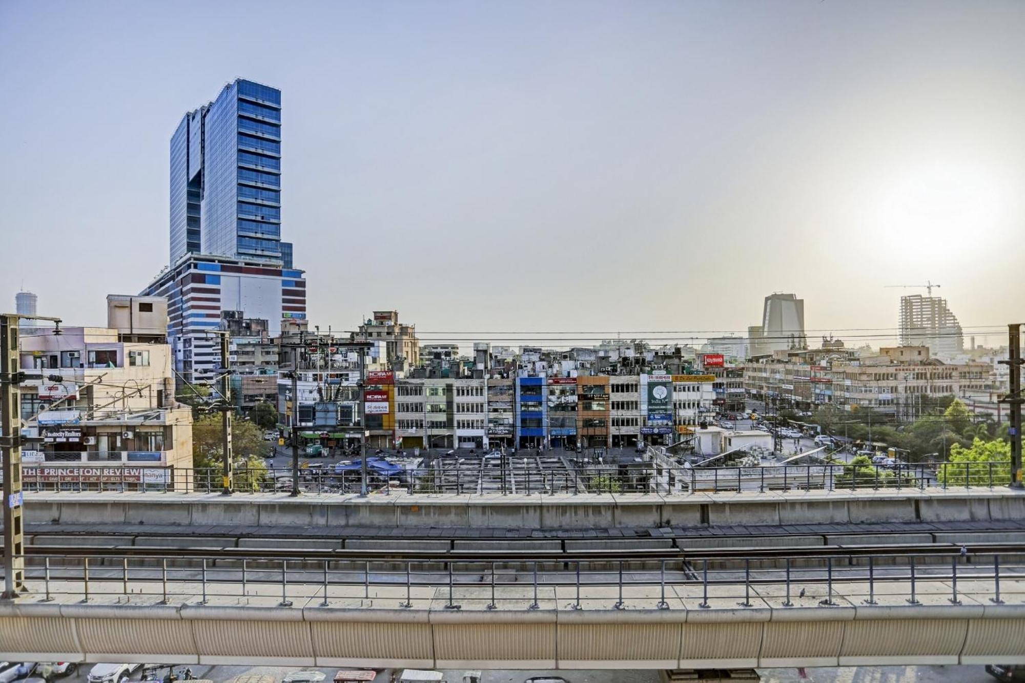 Super Hotel O Metro Inn Near Worlds Of Wonder Kalkaji Devi ภายนอก รูปภาพ
